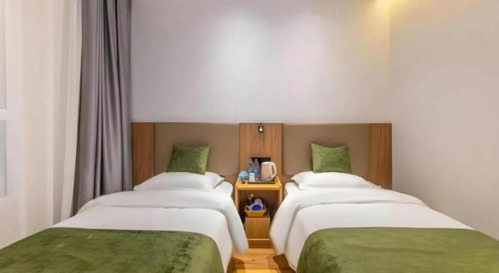 Bed in GreenTree Inn Express Lanzhou West Passenger Station Lanzhou Center
