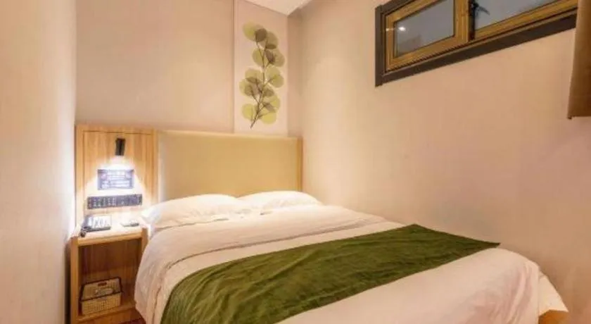 Bed in GreenTree Inn Express Beijing Dongcheng District Beixinqiao Metro Station Gui Street