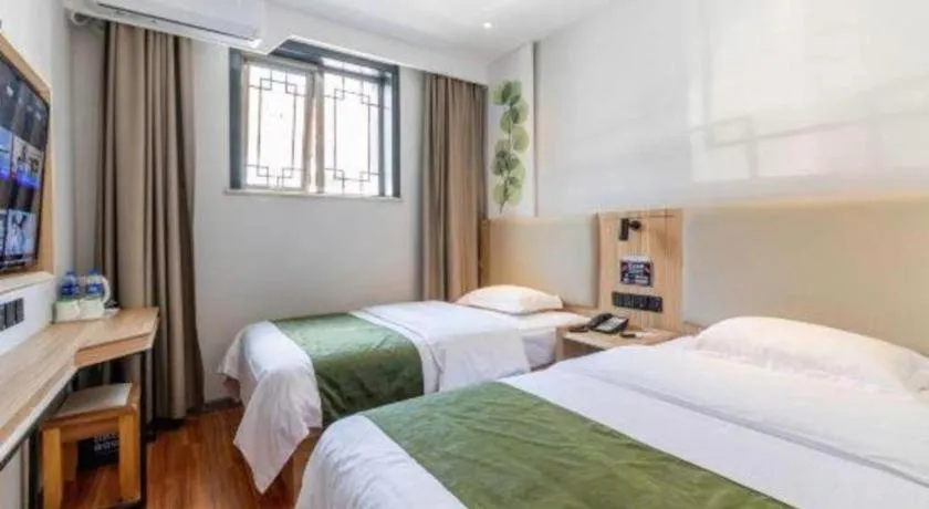 Bed in GreenTree Inn Express Beijing Dongcheng District Beixinqiao Metro Station Gui Street