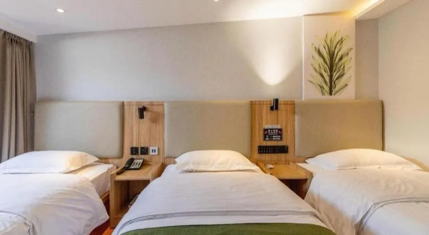 Bed in GreenTree Inn Express Beijing Dongcheng District Beixinqiao Metro Station Gui Street