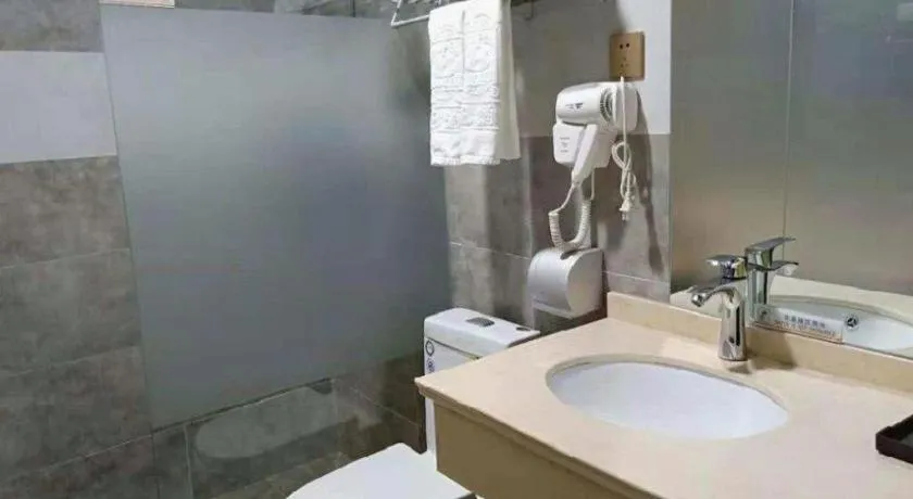 Super 8 Hotel Dingzhou Chongwen Street