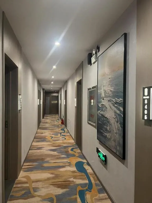 Super 8 Hotel Dingzhou Chongwen Street