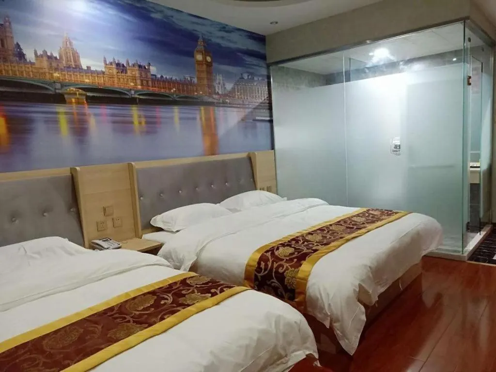 Bed in Super 8 Hotel Dingzhou Chongwen Street