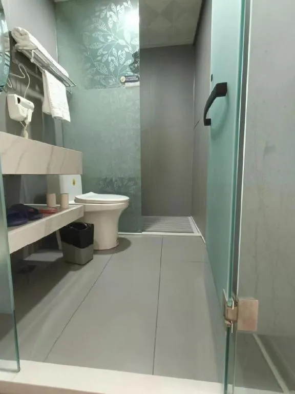 Super 8 Hotel Dingzhou Chongwen Street