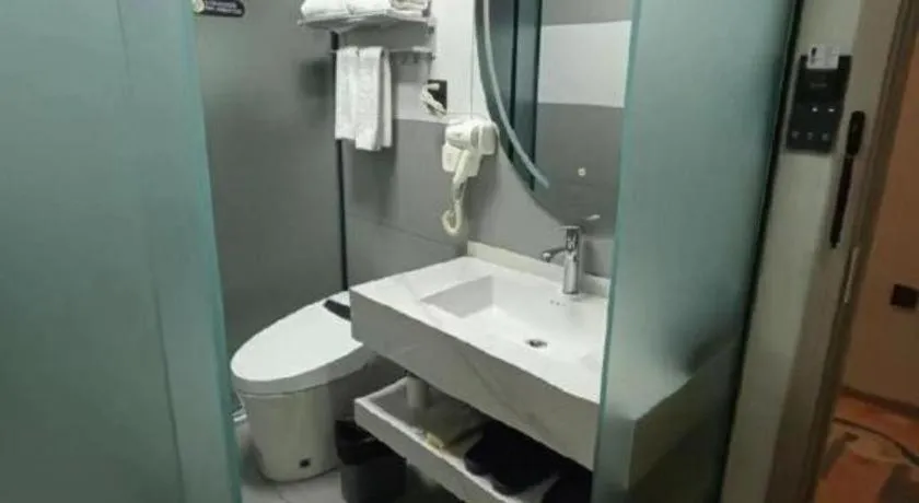 Super 8 Hotel Dingzhou Chongwen Street