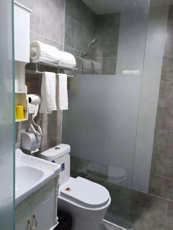 Super 8 Hotel Dingzhou Chongwen Street