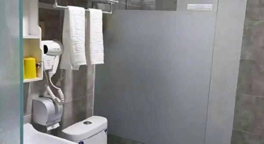 Super 8 Hotel Dingzhou Chongwen Street