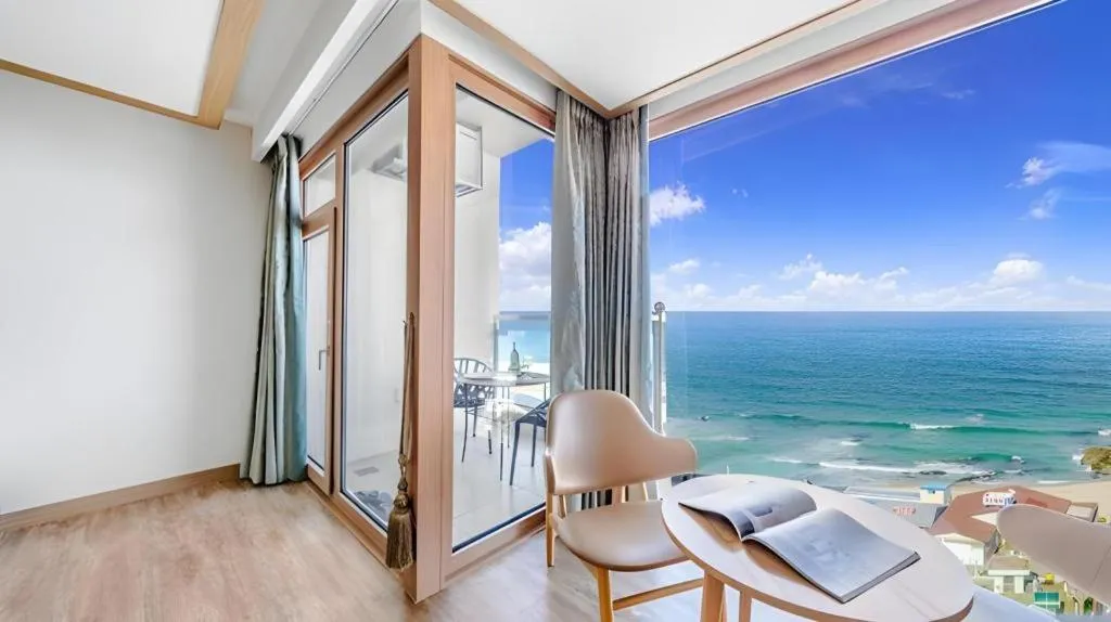 Gangneung Four Season Hotel and Pension