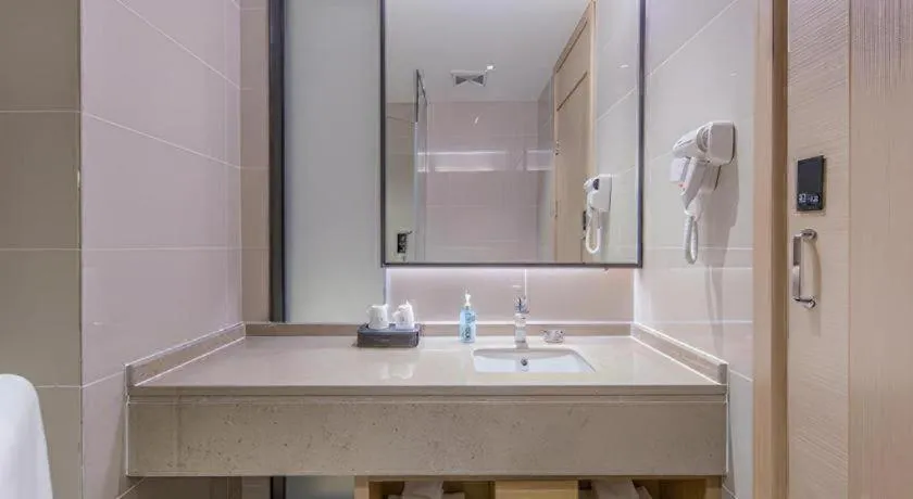 City Comfort Inn Wuzhou Xijiang Thrid Bridge