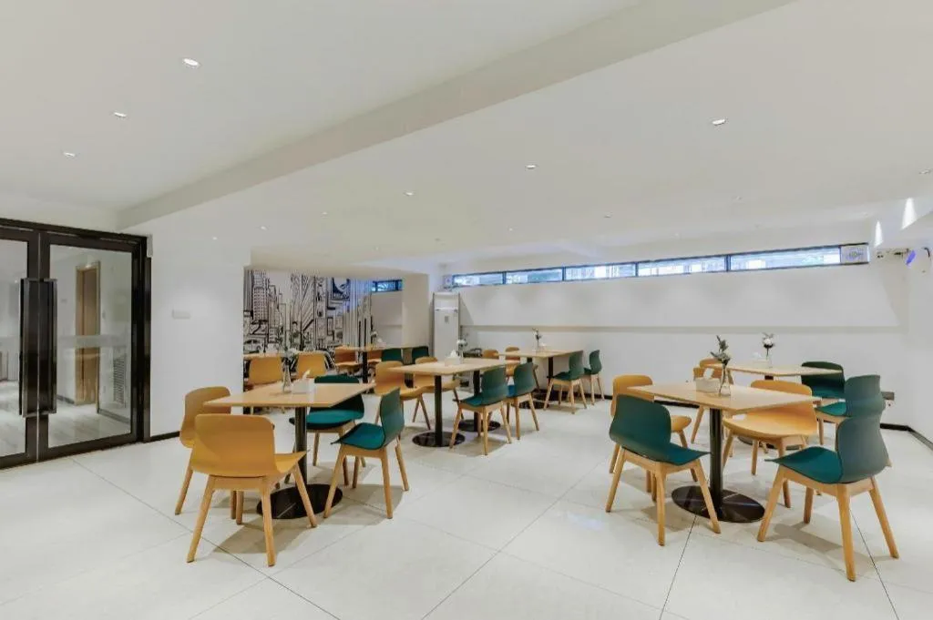 City Comfort Inn Yunfu Xinxing Juncheng Plaza