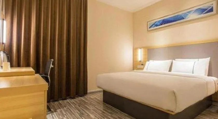 Bed in City Comfort Inn Qingyuan Longtang Light Rail Changlong