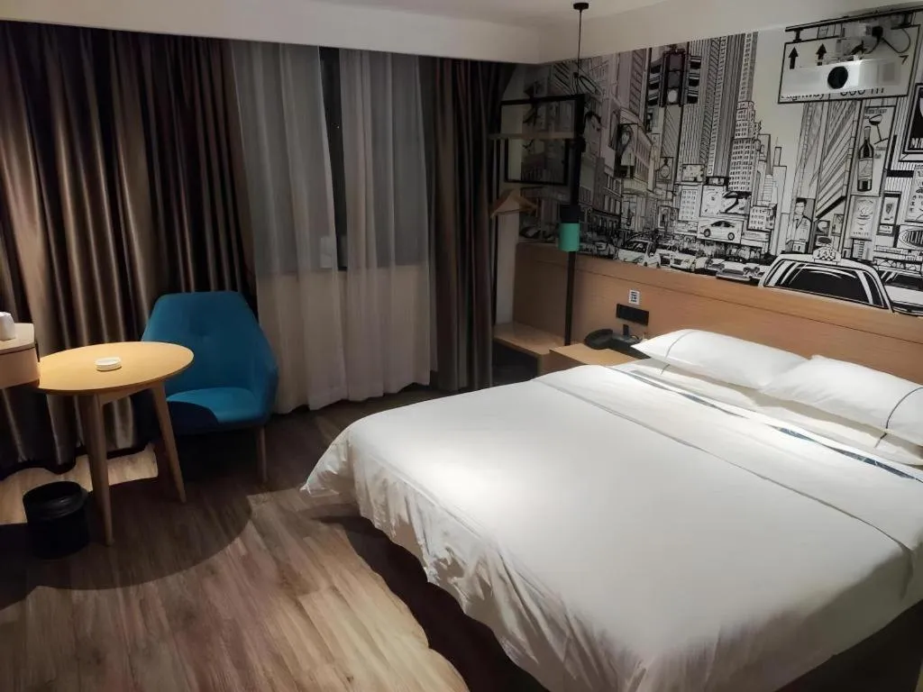 Bed in City Comfort Inn Hotel Dongguan Humen Pedestrian Street