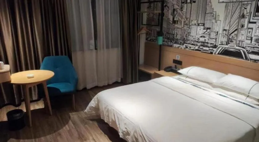 Bed in City Comfort Inn Hotel Dongguan Humen Pedestrian Street