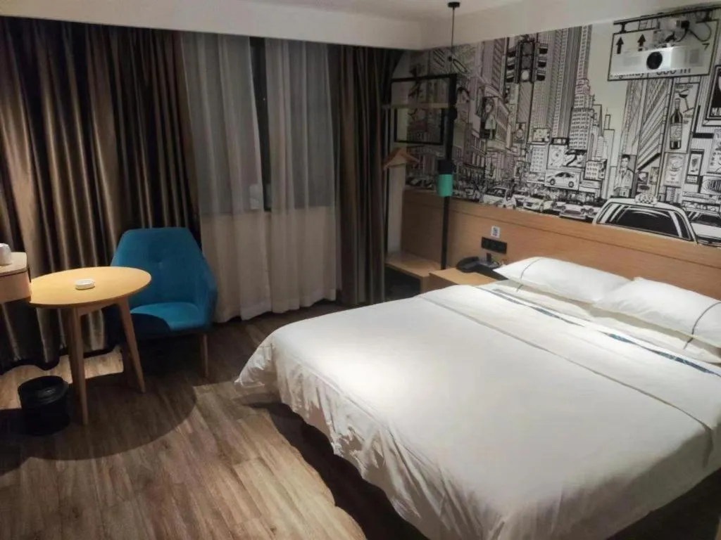Bed in City Comfort Inn Hotel Dongguan Humen Pedestrian Street