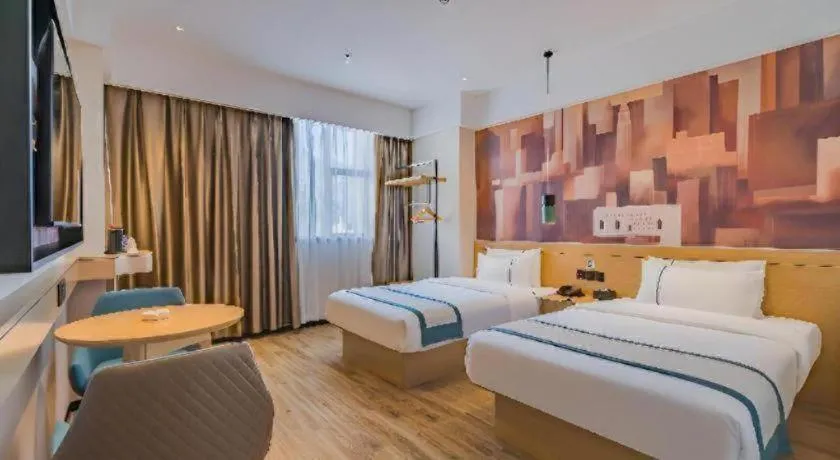 Bed in City Comfort Inn Hotel Dongguan Humen Pedestrian Street