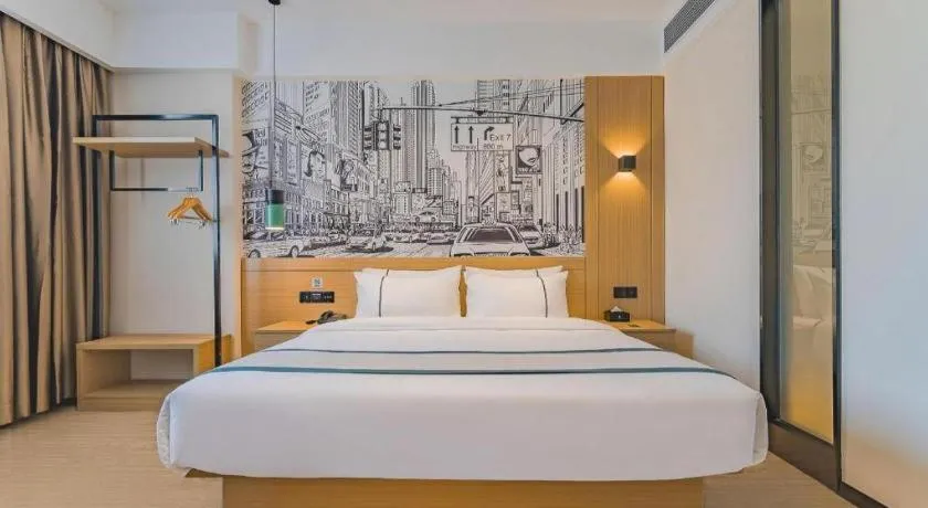Bed in City Comfort Inn Hotel Dongguan Humen Pedestrian Street