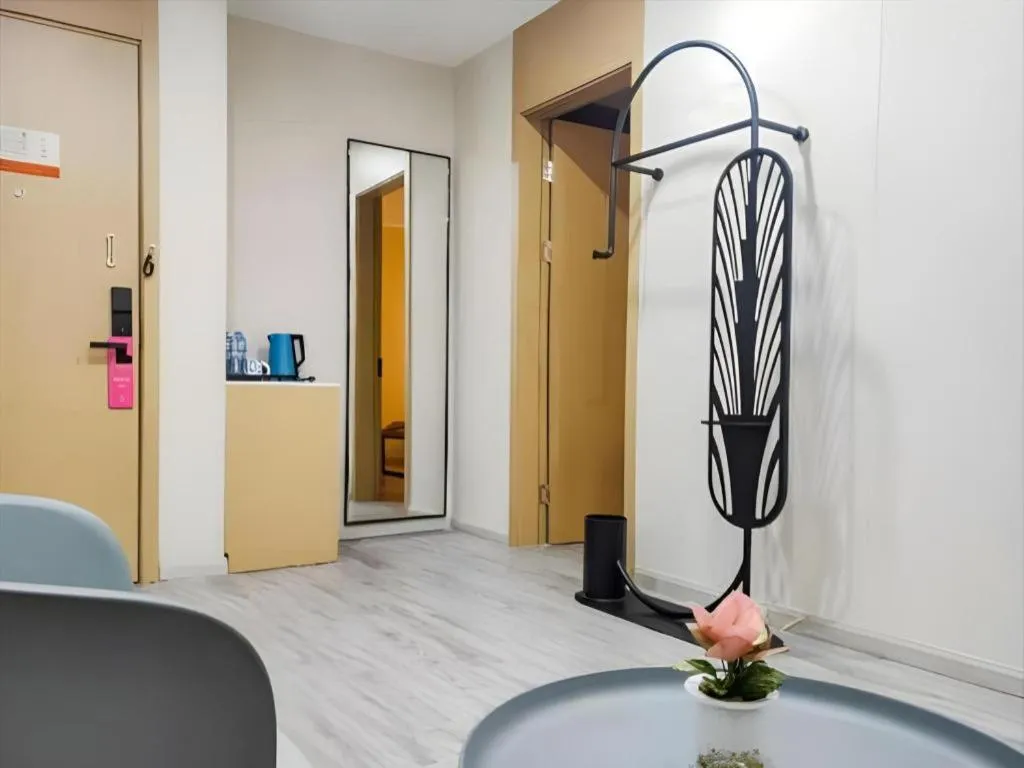 Echarm Hotel Shanghai North Bund Tilanqiao Metro Station