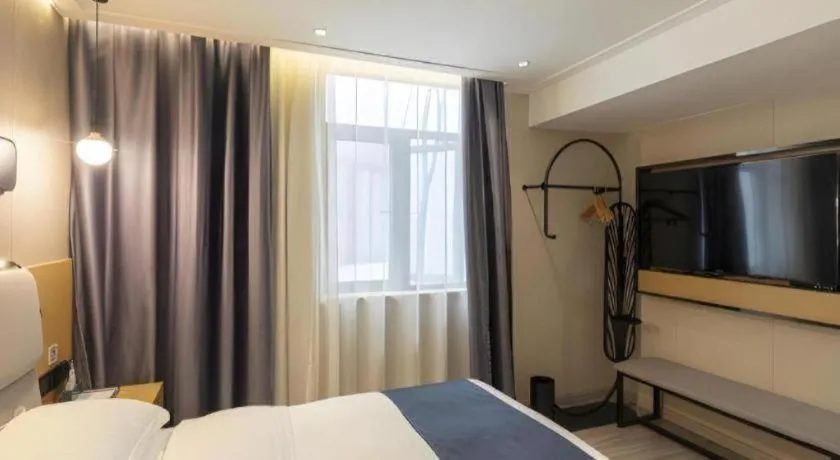 Bed in Echarm Hotel Shanghai North Bund Tilanqiao Metro Station