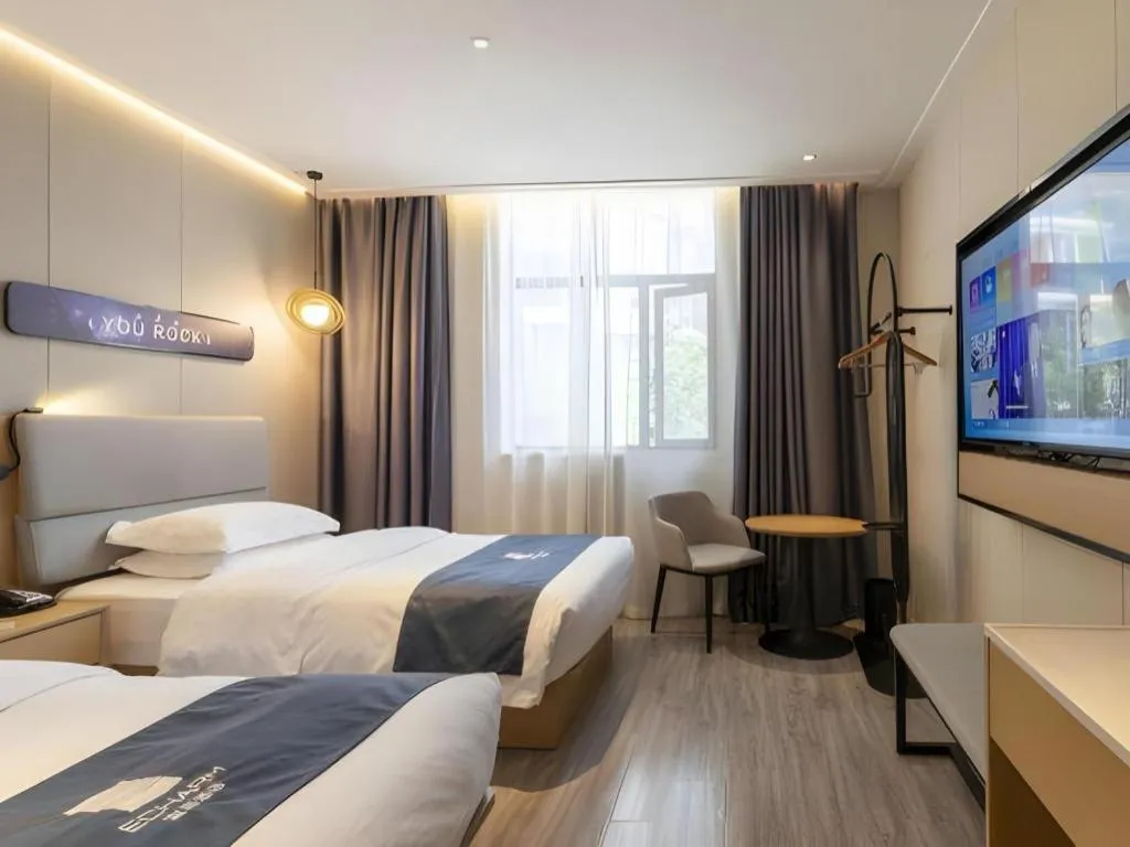 Bed in Echarm Hotel Shanghai North Bund Tilanqiao Metro Station