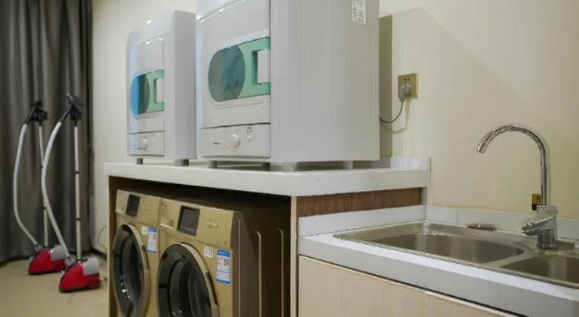 Borrman Hotel Zhonghsan Guzheng Huayi Plaza Light Rail Station