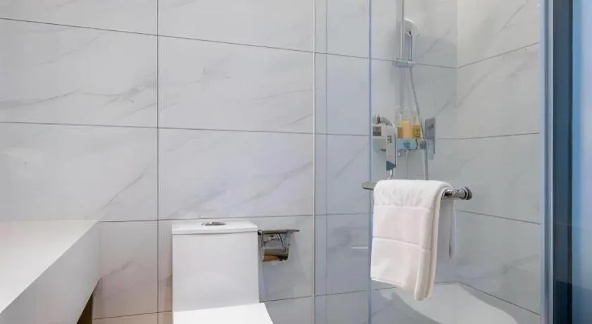 Borrman Hotel Zhonghsan Guzheng Huayi Plaza Light Rail Station