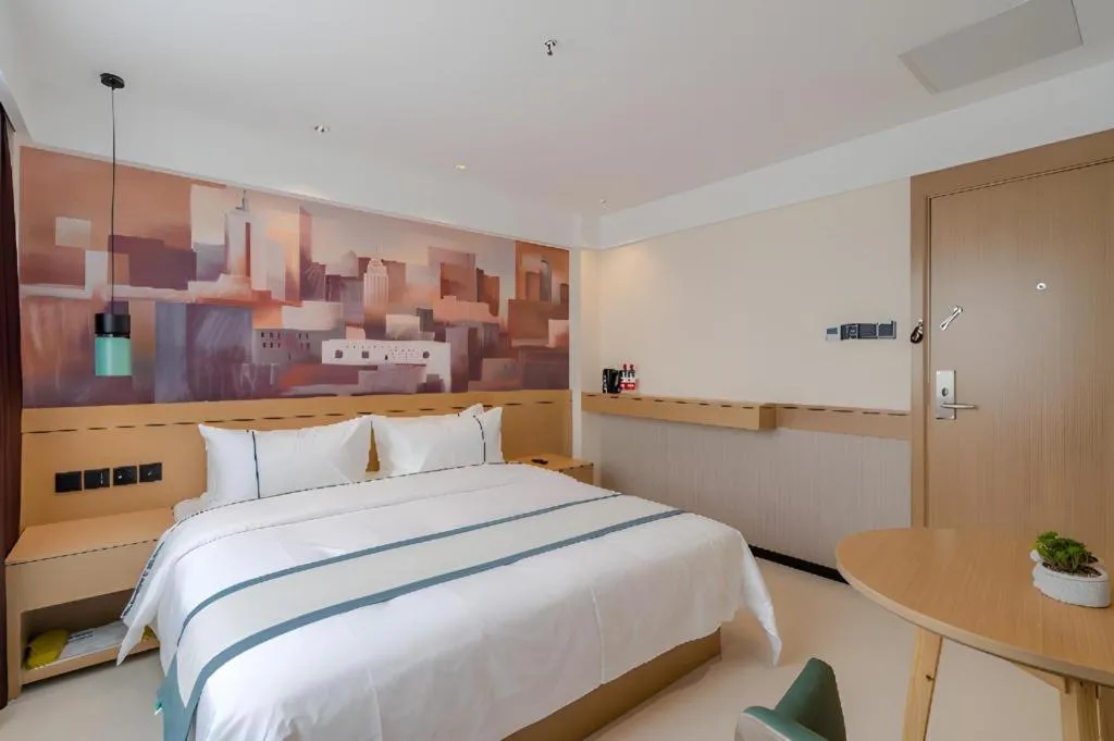 Bed in City Comfort Inn Hefei 1912 Ganghui Plaza