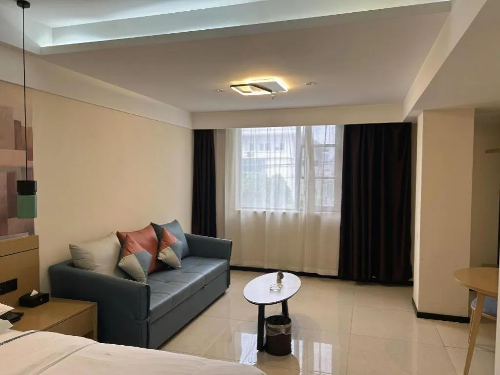 Bed in City Comfort Inn Hefei 1912 Ganghui Plaza