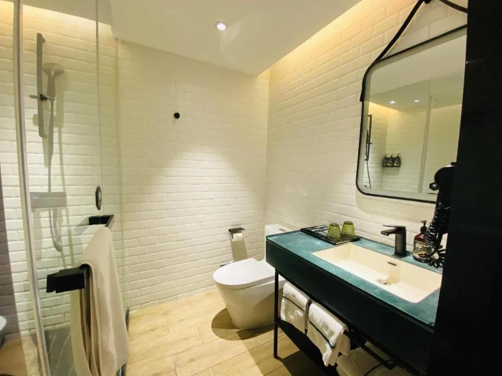 Premier City Comfort Hotel Wuhan Yellow Crane Shouyi Road Metro Station