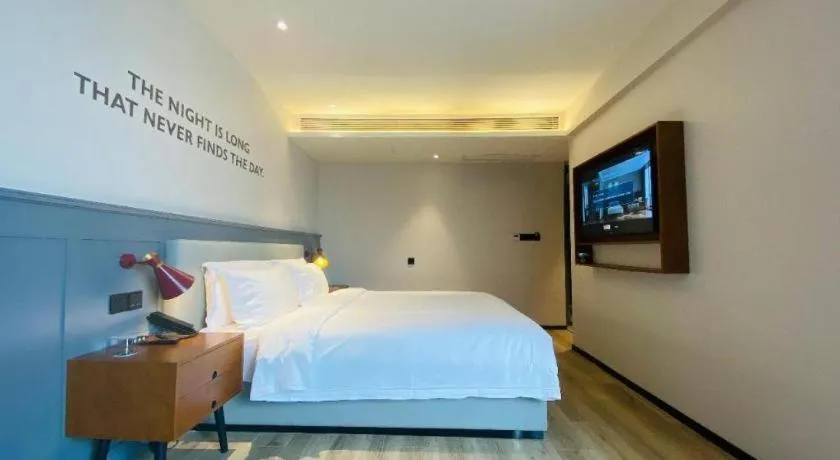 Bed in Premier City Comfort Hotel Wuhan Yellow Crane Shouyi Road Metro Station