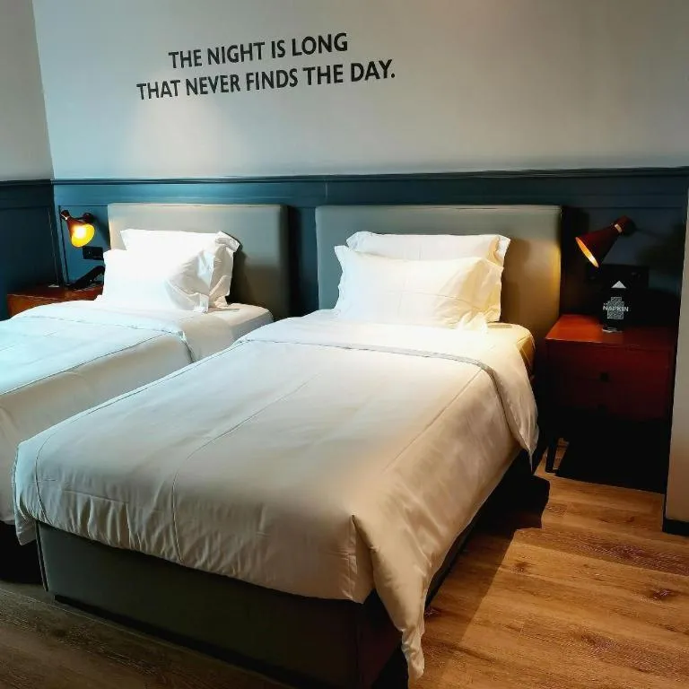 Bed in Premier City Comfort Hotel Wuhan Yellow Crane Shouyi Road Metro Station