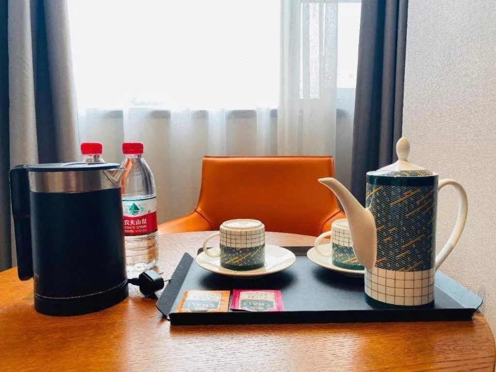 Premier City Comfort Hotel Wuhan Yellow Crane Shouyi Road Metro Station