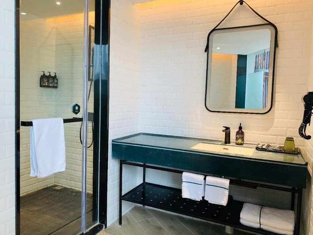 Premier City Comfort Hotel Wuhan Yellow Crane Shouyi Road Metro Station