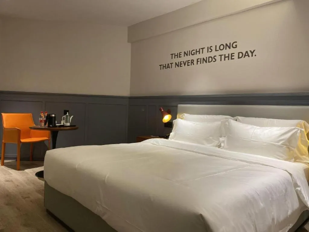 Bed in Premier City Comfort Hotel Wuhan Yellow Crane Shouyi Road Metro Station