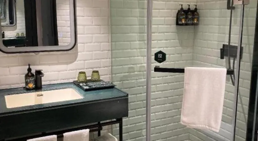 Premier City Comfort Hotel Wuhan Yellow Crane Shouyi Road Metro Station