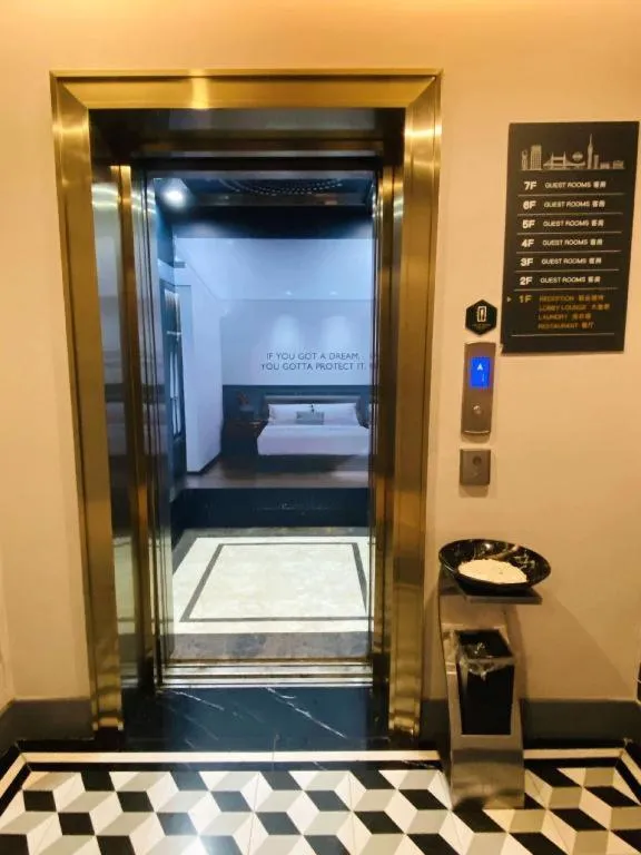 Premier City Comfort Hotel Wuhan Yellow Crane Shouyi Road Metro Station