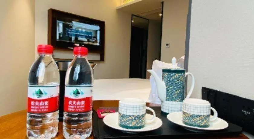 Premier City Comfort Hotel Wuhan Yellow Crane Shouyi Road Metro Station