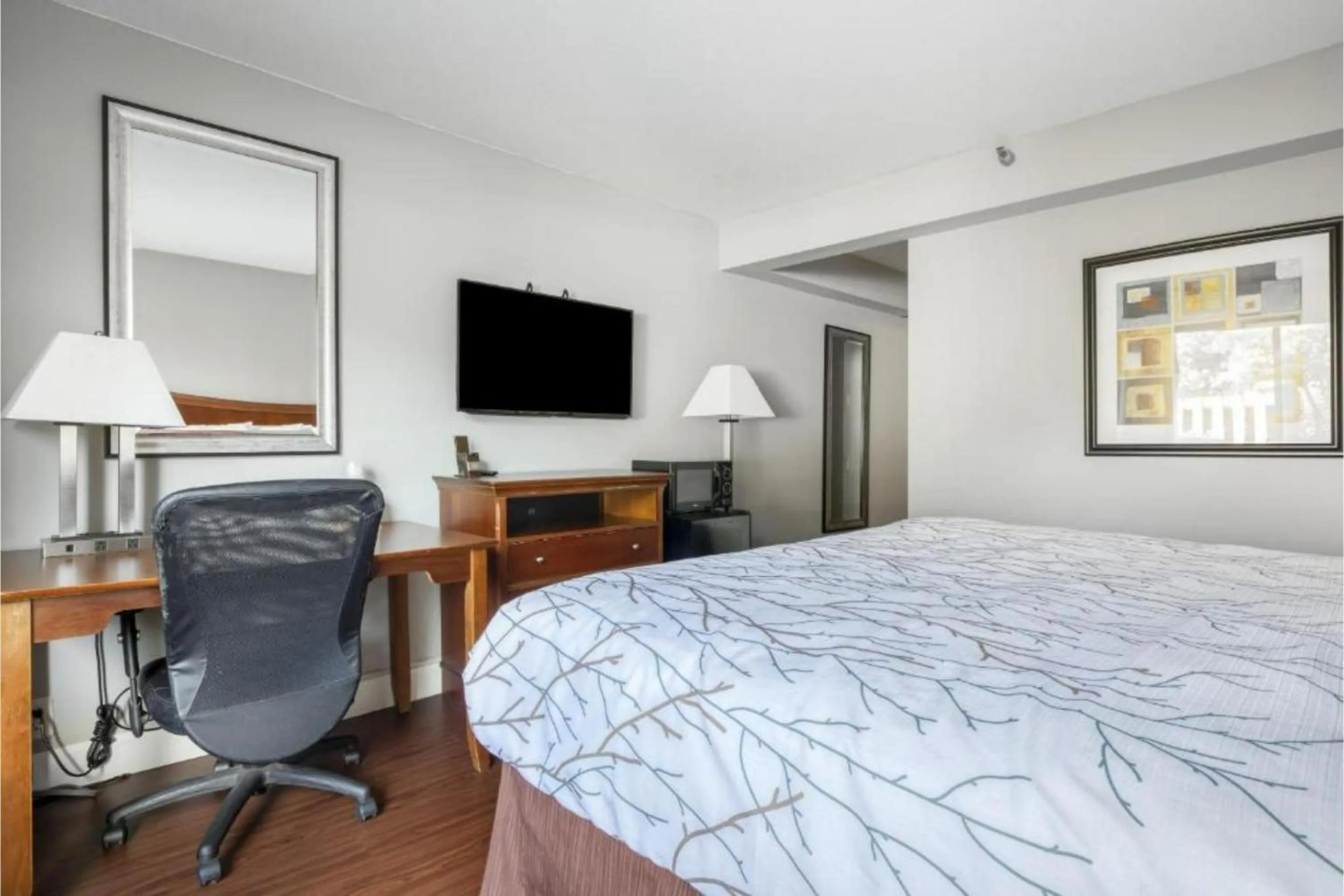 Bedroom, Bed in OYO Hotel Memphis TN I-40