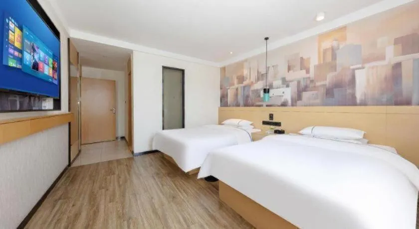 Bed in City Comfort Inn Huaihua East Station