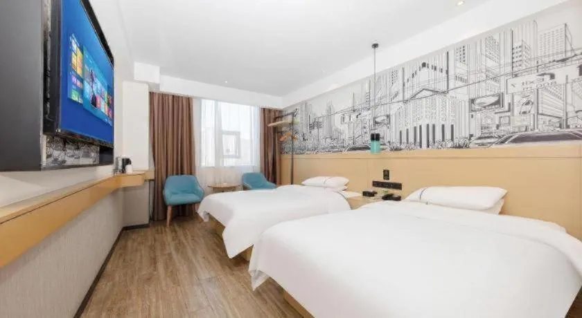 Bed in City Comfort Inn Huaihua East Station