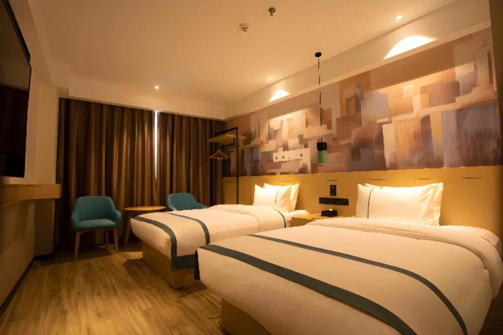 Bed in City Comfort Inn Huaihua East Station