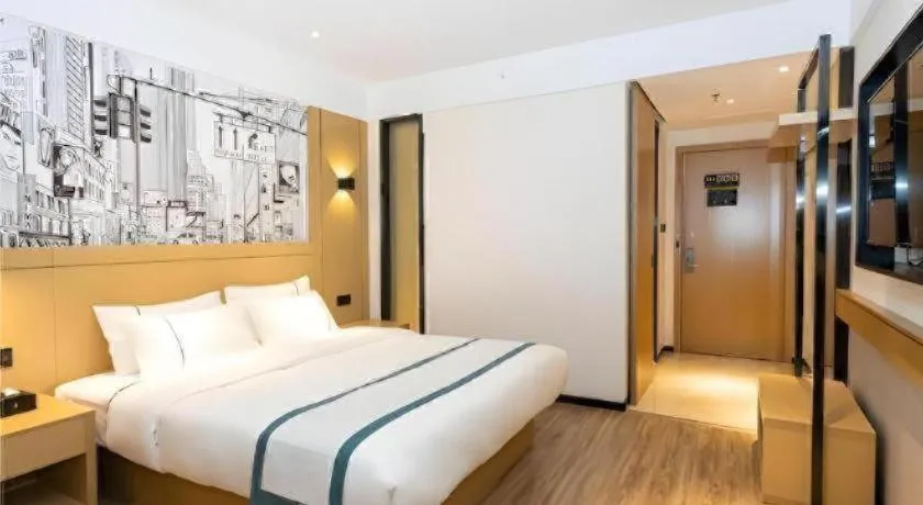 Bed in City Comfort Inn Fengshan Hongjun Road