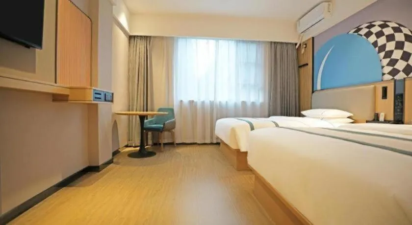 Bed in City Comfort Inn Fengshan Hongjun Road