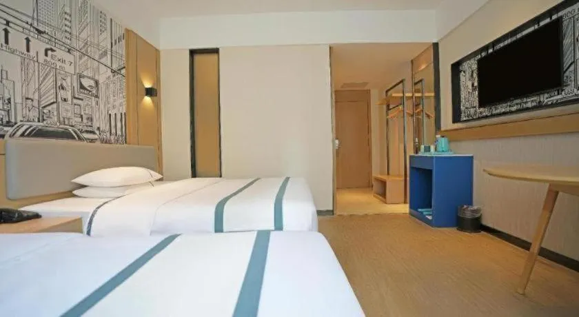 Bed in City Comfort Inn Fengshan Hongjun Road