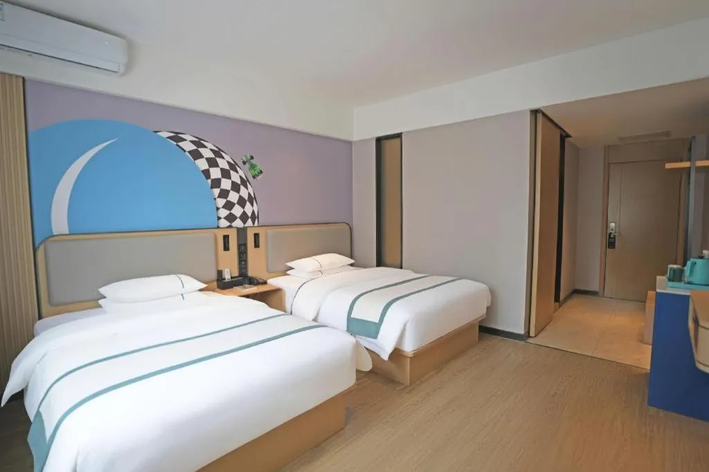 Bed in City Comfort Inn Fengshan Hongjun Road
