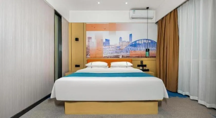 Bed in City Comfort Inn Fengshan Hongjun Road