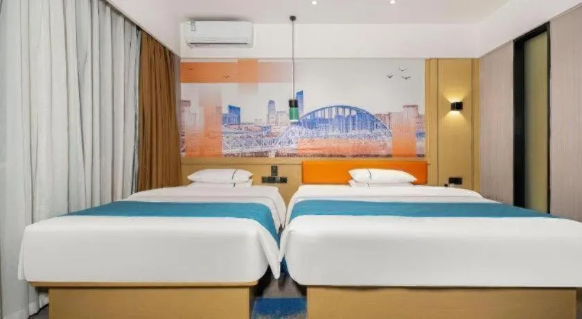 Bed in City Comfort Inn Fengshan Hongjun Road