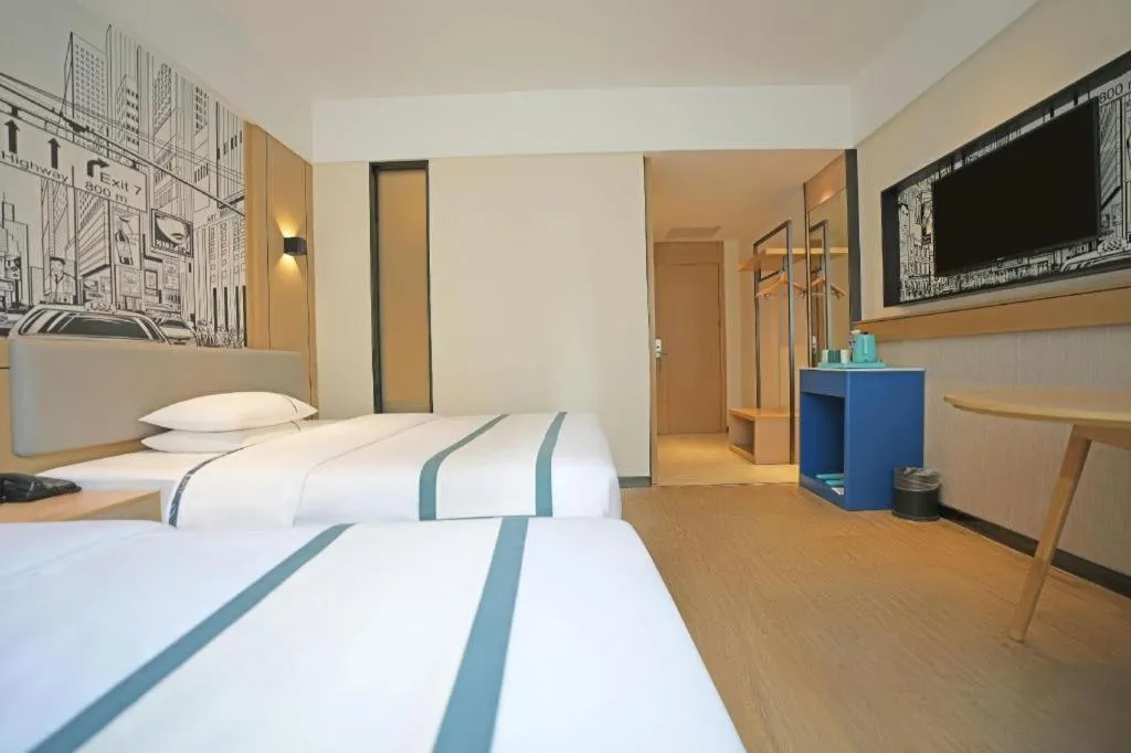 Bed in City Comfort Inn Fengshan Hongjun Road