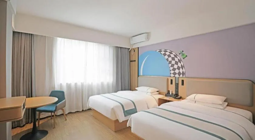 Bed in City Comfort Inn Fengshan Hongjun Road