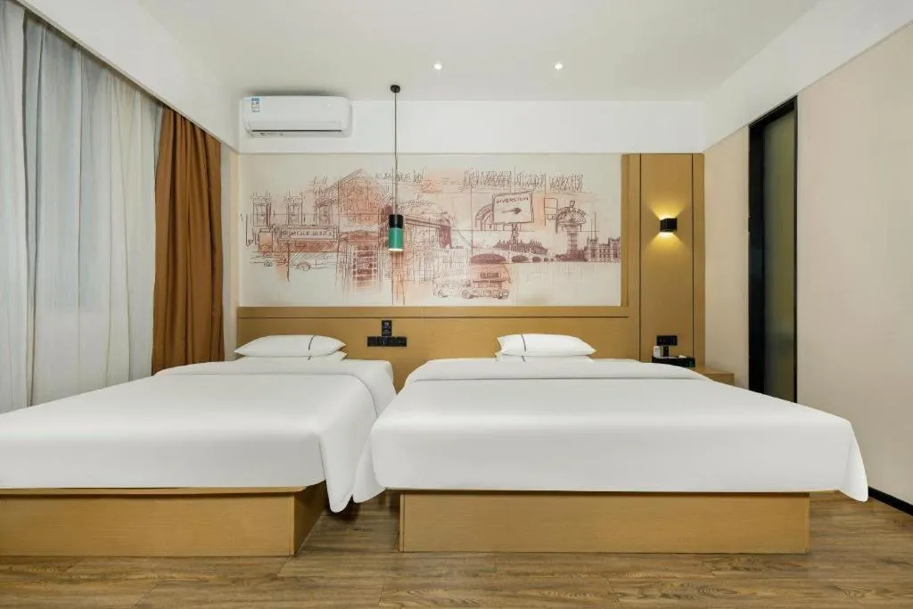 Bed in City Comfort Inn Fengshan Hongjun Road