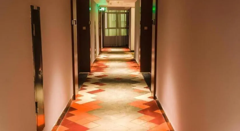 Borrman Hotel Yunfu Xinxing County Bus Station